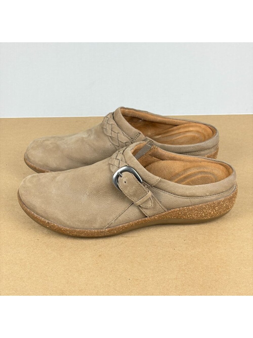 Aetrex Libby Leather Mules Clogs Womens 10 Tan Slip On Buckle Detail Comfort